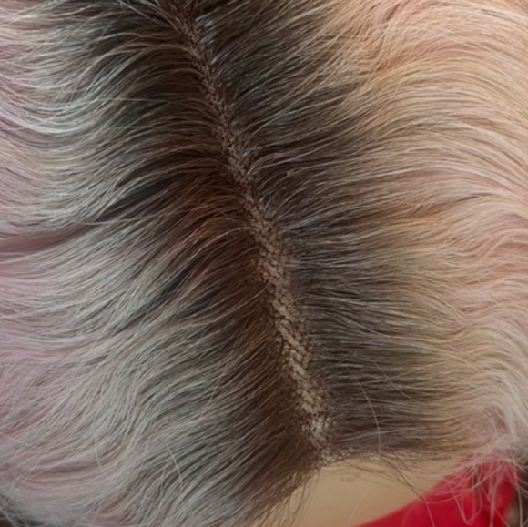 Cute realistic Blush pink lace front wig - Picture 4 of 12